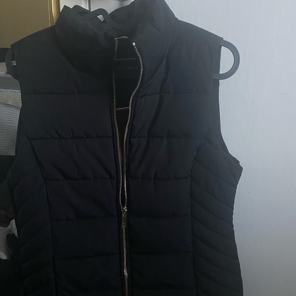 BRAND NEW !!!! Tommy Hilfiger black puffer vest
